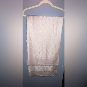 Luis Vuitton Body Shaw